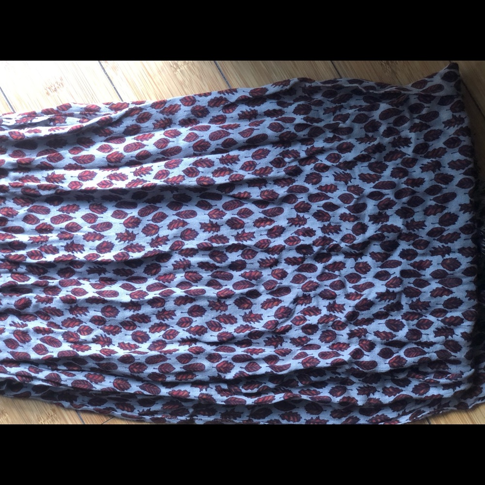Leaf print scarf